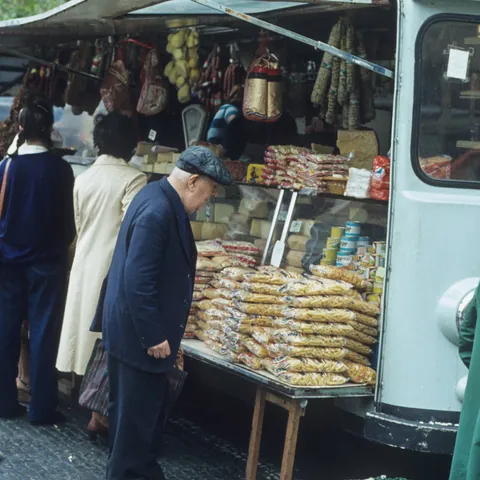 Puestos en el Mercado de Flagey en 1980-Que ver Bruselas - Guía de Viaje Buendía Tours
