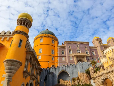 Detalles del Palacio da Pena en la excursión en tren desde Lisboa