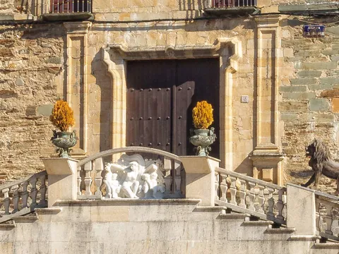 Tour por Villafranca del Bierzo con visita guiada al castillo