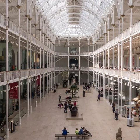 Interior del Museo Real de Escocia - Museo Nacional de Escocia - Museos de Edimburgo - Qué ver en Edimburgo - Guía de Viajes Edimburgo - Buendía Tours