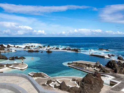 tour Completo Madeira 4x4 excursión español desde Funchal Piscinas Volcanicas Porto Moniz Todoterreno