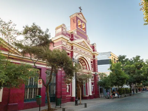 Edificio colonial en el Barrio de Lastarria, uno de los más famosos de la capital de Chile.