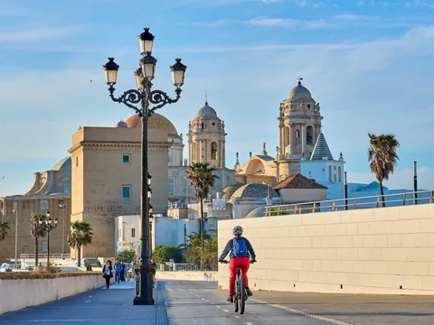 Alquiler de bicicleta eléctrica en Cádiz