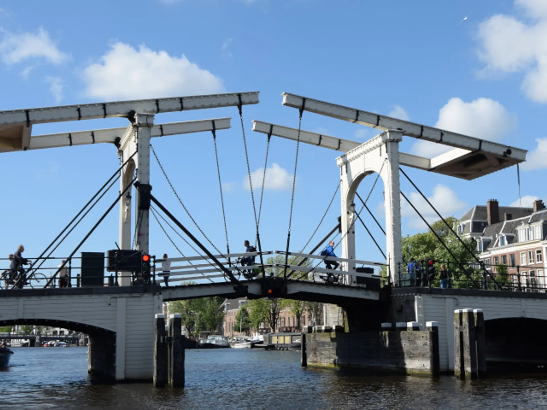 Magere Brug-Ámsterdam que ver-Guía de viaje 