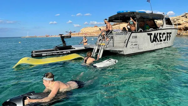 Excusión en barco con snorkel