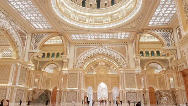 excursión Abu Dabi desde Dubai visita guiada en Esapañol Palacio Presidencial Qsar al Watan Emiratos Arabes
