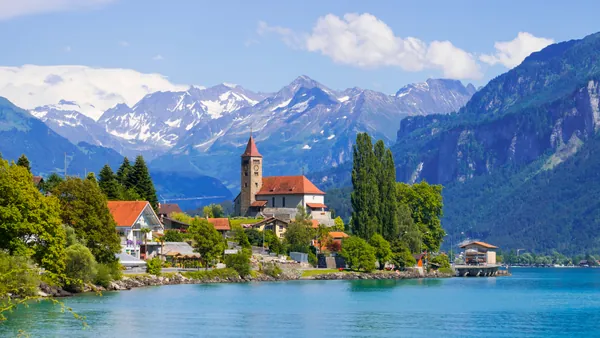 tour-riviera-suiza_excursion-desde-ginebra_montreux_buendia.jpg