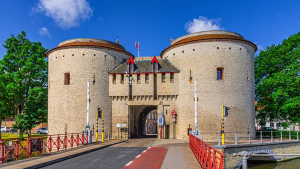 puertas medievales Kruispoort