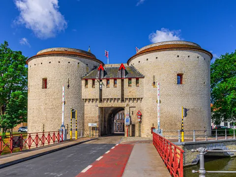 puertas medievales Kruispoort