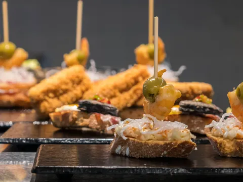 Pintxos - Comida típica del País Vasco - Comer en Bilbao - Guía de viaje Bilbao - Buendía Tours