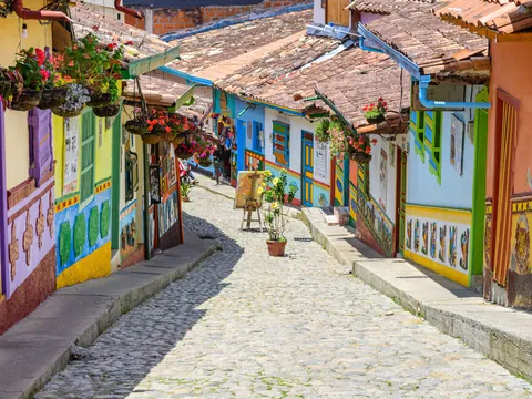 Guatape Zocalos Colores