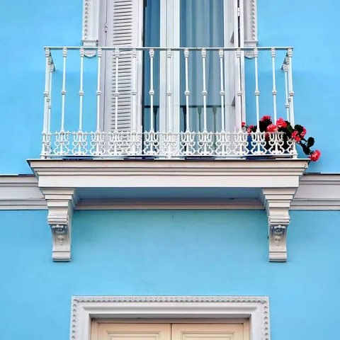 Calle Betis - Qué ver en Sevilla - Guía de viaje Sevilla - Buendía Tours