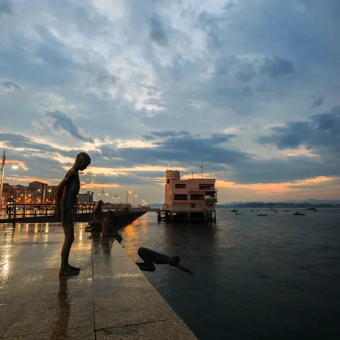 monumento a los raqueros santander