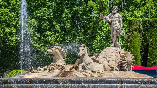 Fuente Neptuno visita guiada Madrid Imprescindible
