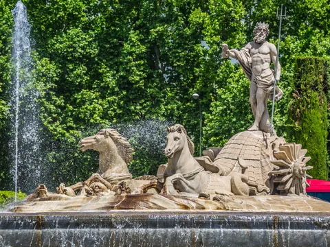 Fuente Neptuno visita guiada Madrid Imprescindible