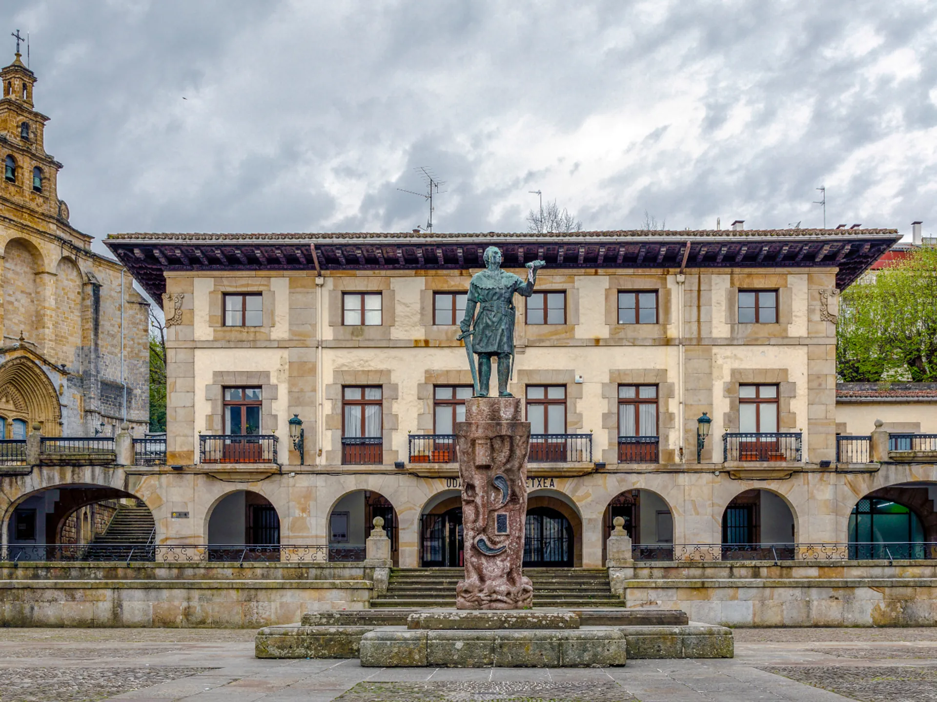 Guernica - Fin de semana en Bilbao - Qué ver en Bilbao - Guía de Viajes Bilbao - Buendía Tours