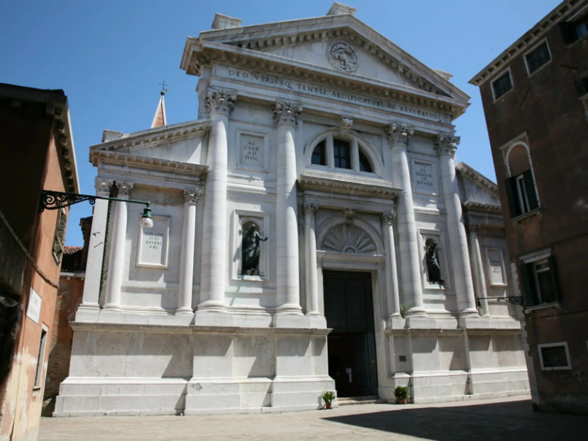 Fachada de la Iglesia San Francesco della Vigna en Venecia