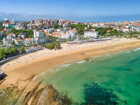 Vista aérea de la Playa del Sardinero, Santander, España