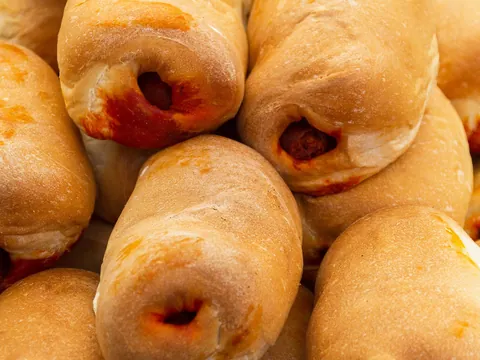 Bollos preñaos - Comer en Gijón - Guía de viaje Gijón - Buendía Tours