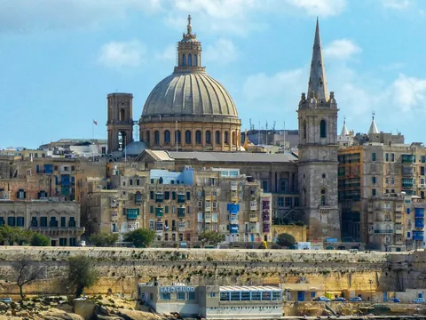 Basílica del Carmen y aguja de San Pablo en La Valeta, Malta