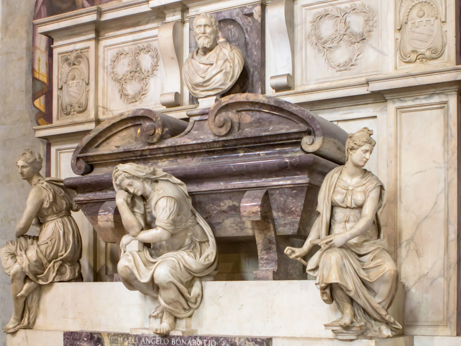Tumba de Miguel Ángel de la Iglesia de Santa Croce - Qué ver en Florencia - Guía de viaje Florencia - Buendía Tours