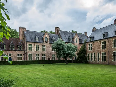 free tour Lovaina Imprescindible visita guiada en español Gran Beguinario Bélgica