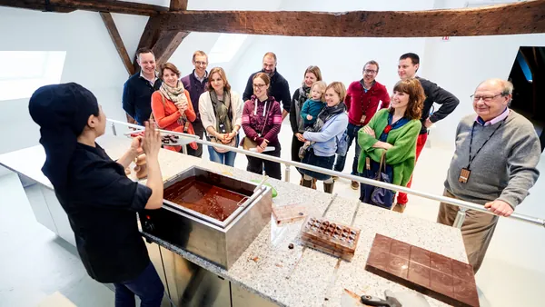Demostración en vivo en el Museo del Chocolate de Bruselas.