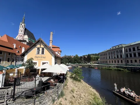 Río Moldava en Český Krumlov, Praga, República Checa