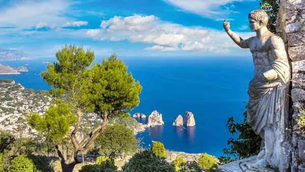Monte Solero, al que se puede subir en telesilla, que no puede faltar en tu tour por Capri y Anacapri.