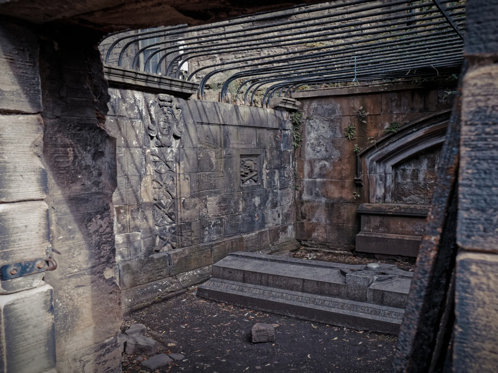 Tumba del Cementerio de Greyfriars - Cementerio de Greyfriars - Qué ver en Edimburgo - Guía de Viajes Edimburgo - Buendía Tours