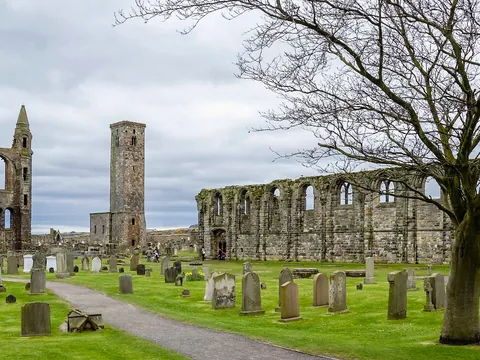 Restos de lo que fue el interior de la catedral de Saint Andrews