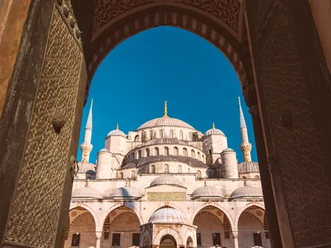 Mezquita Azul vista desde el arco en Estambul, Turquía