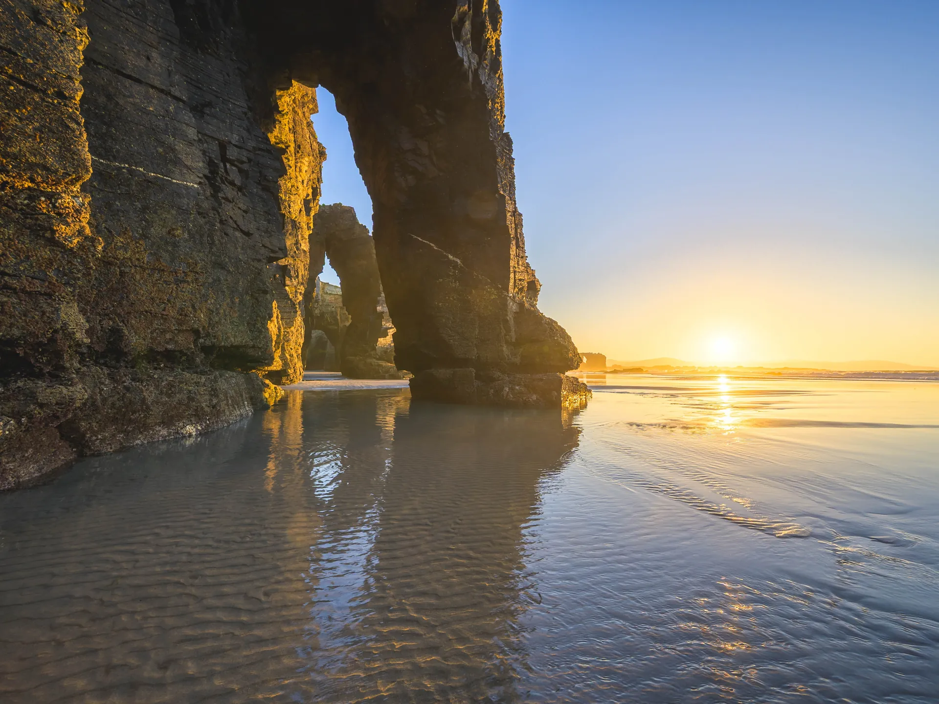 las catedrales amanecer bajamar