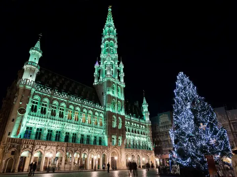 tour Mercados Navidad Bruselas visita guiada español noche nocturno Monumentos Gran Place Bolsa Luces Bélgica