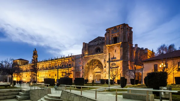 visita guiada León misterios leyendas nocturno Castilla León