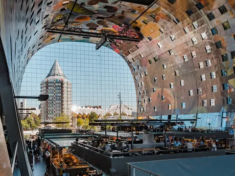 Descubre los edificios creados por algunos de los arquitectos más reconocidos del mundo como el Markthal.