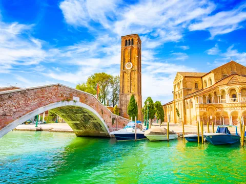 Basílica de Santa María y San Donato junto al canal de Murano, Venecia