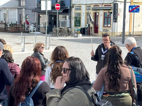 Guía de buendía explicando en Aveiro