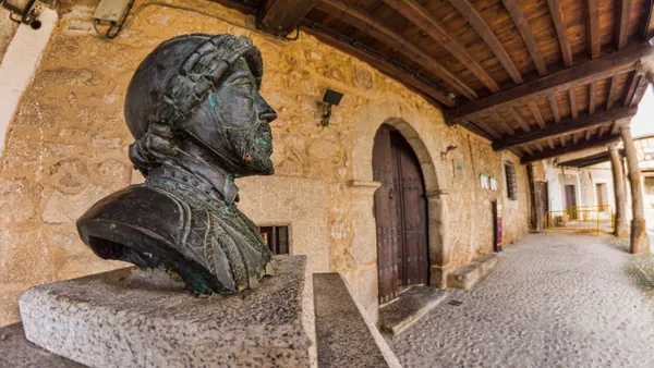 excursión Yuste desde Cáceres visita guiada Monasterio Yste entradas Extremadura