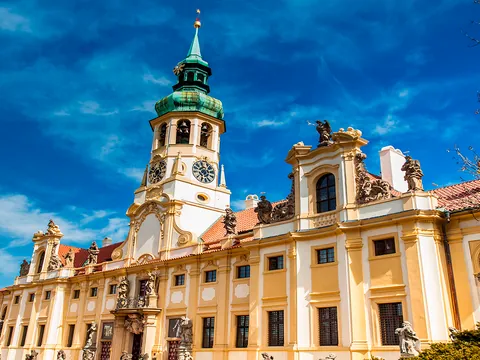 tour-misterios-praga_cervezas_visita-guiada_iglesia-nuestra-señora-loreto_republica-checa_buendia-tours (1).jpg