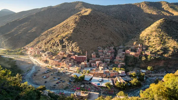 Vista panorámica del valle de Ourika y Setti Fatma en las montañas del Atlas, Marruecos