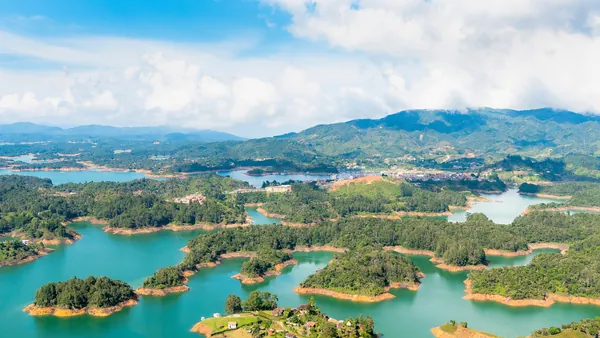Embalse Penol Guatape Colombia