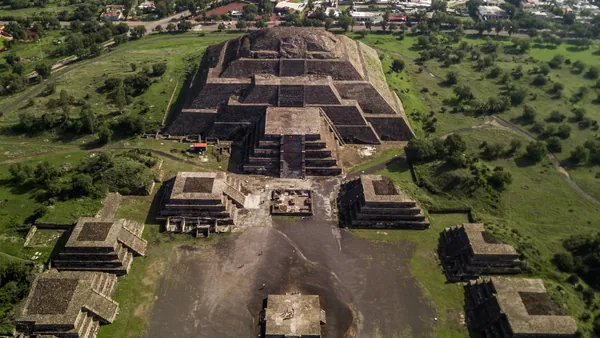 excursion-piramides-teotihuacan.jpg