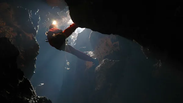 Espeleologia Cueva Coventosa Arredondo Valle Ason Cantabria