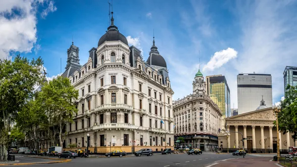 edifcios-cerca-catedral-buenos-aires-tour-guiado_0.jpg