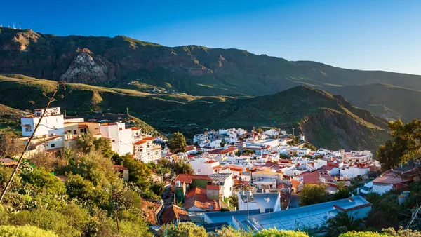 Vistas desde uno de los miradores que se ven en esta excursión por la naturaleza más impresionante de Gran Canaria.
