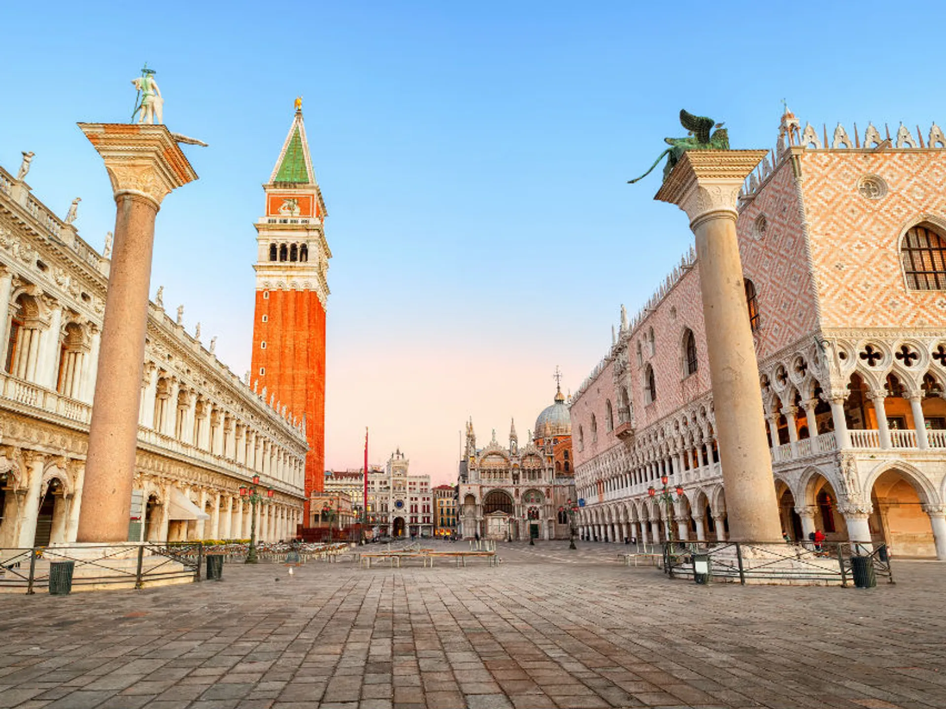 El Campanile desde la Plaza San Marcos, Venecia