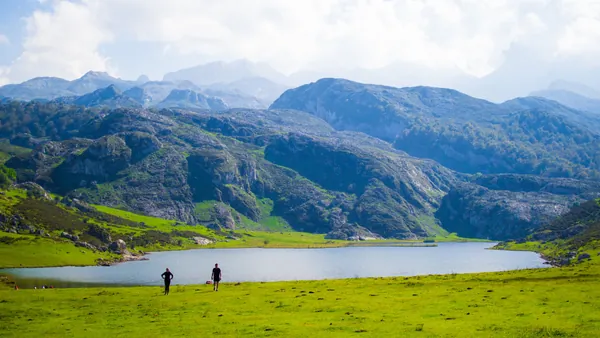 Visita a los Lagos de Covadonga en Asturias con buendía