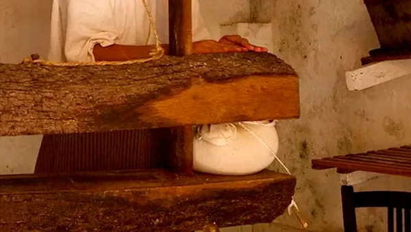 Elaboracion Queso Tradicional Binissues Menorca Casa Museo Binissues