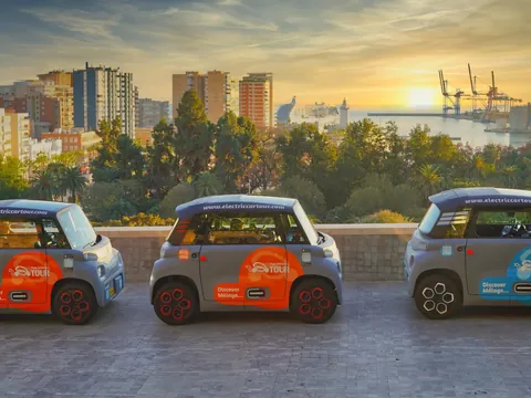 Tour nocturno por Málaga en coche eléctrico